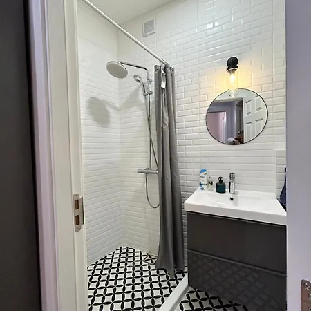 1bd Apartment *